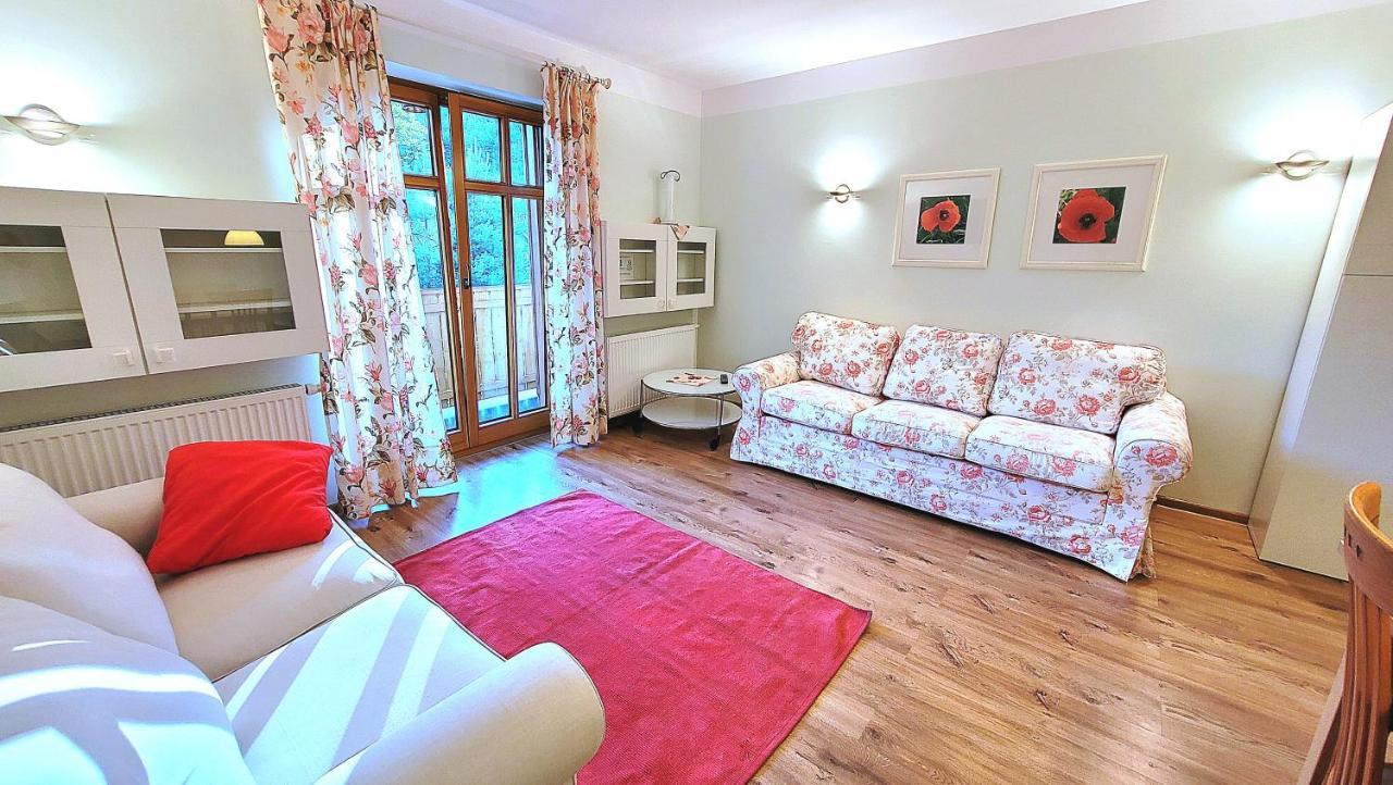 Apartment 4 Gory
